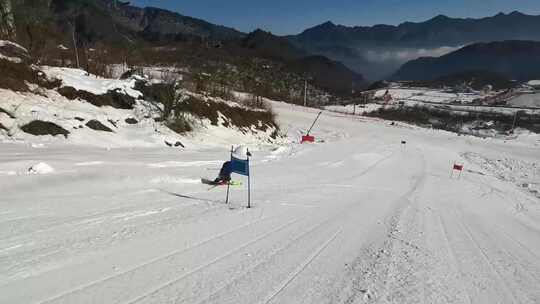 峨眉山冬季滑雪