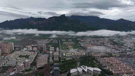 雨后的泰安