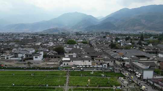 云南大理喜洲古城麦田航拍