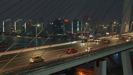 4K航拍上海南浦大桥桥面车流穿梭夜景02