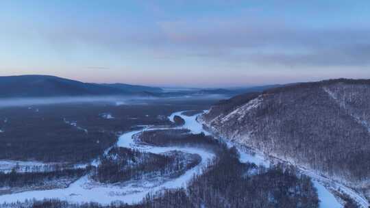 航拍大兴安岭林海雪原冰河黎明