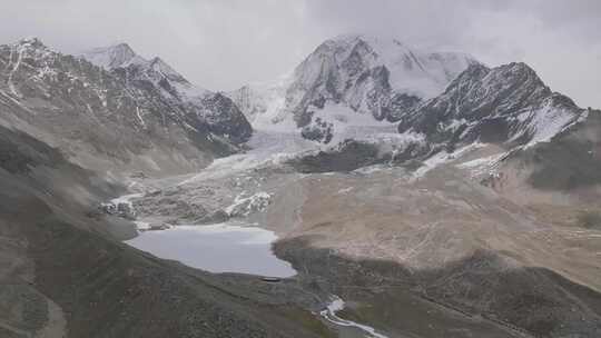 航拍西藏拉萨琼穆岗嘎雪山风景