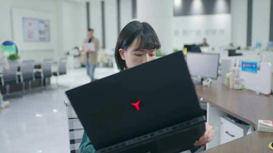 企业职员笔记本办公