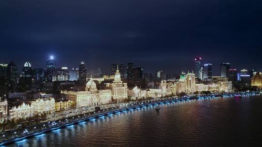 航拍外滩著名建筑上海海关大楼与黄浦江夜景