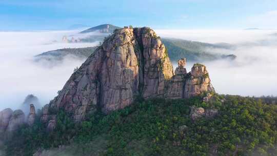 牙克石巴林喇嘛山风景区