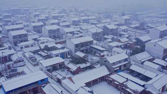 航拍农村大雪氛围感