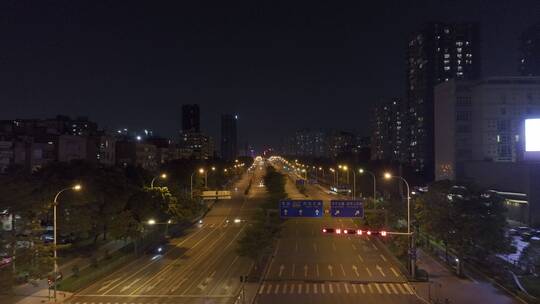 疫情下的街道夜景空景