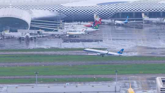 深圳机场起飞的南方航空客机