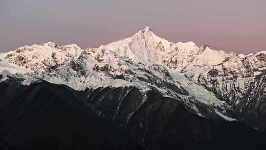 云南香格里拉梅里雪山飞来寺高空航拍