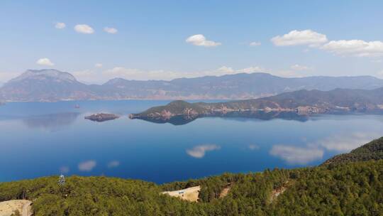 泸沽湖航拍美景蓝色湖面