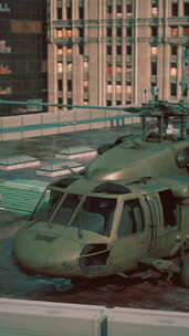 大城市的军用直升机