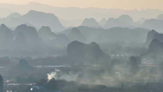 桂林喀斯特地貌群山