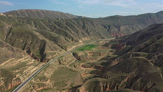 甘肃临夏东乡县折红公路峡谷自然风光航拍