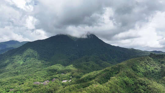 航拍海南五指山景区