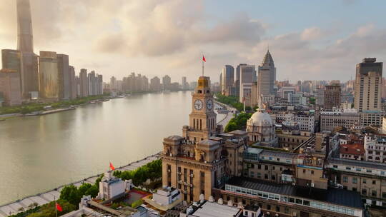 上海日出航拍-海关大楼前景