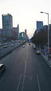 北京国贸桥傍晚夕阳下的立交桥车流