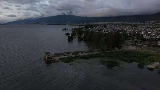 大理洱海清晨日出航拍