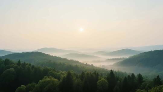 山林日出云雾环绕全景