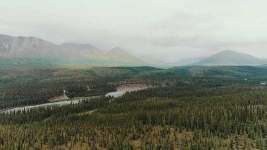 山脉，森林，河流，树木