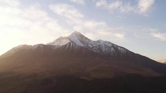 穿越西北——日照金山4k（DJI mavic 2pro）