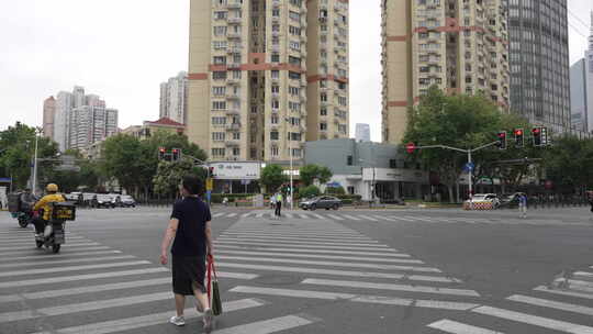 上海商城路十字交叉路口视频素材模板下载