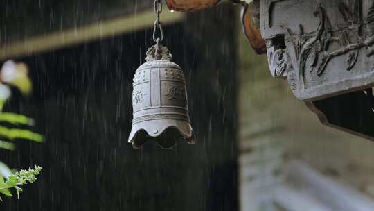 4k中式园林屋檐下雨江南烟雨禅意园林诗意