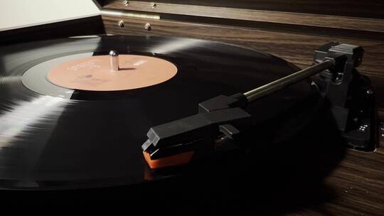 留声机黑胶唱片播放音乐