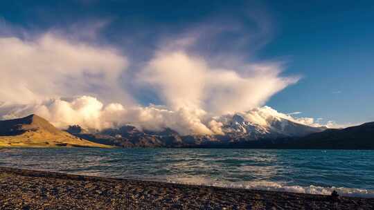 西藏新疆川西雪山日照金山延时视频素材