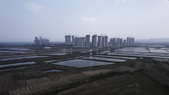 建筑与田野-航拍空镜