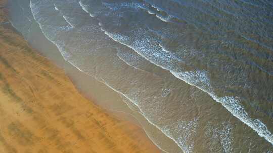 海边l涨潮浪花沙滩海浪浪特写实拍