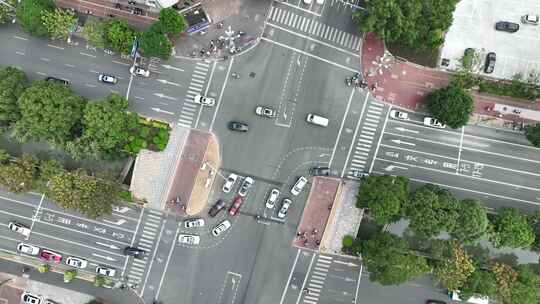 城市道路交通俯拍泉秀路与刺桐南路交叉口