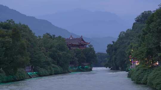 都江堰南桥与岷江山色