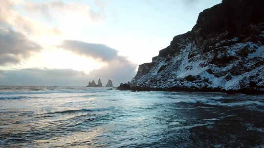 Reynisdrangar Sea在冬季