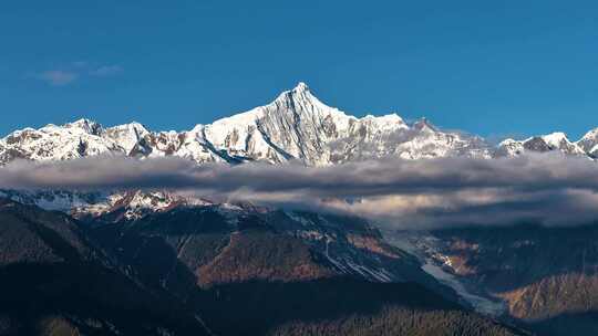 云南梅里雪山航拍延时景观