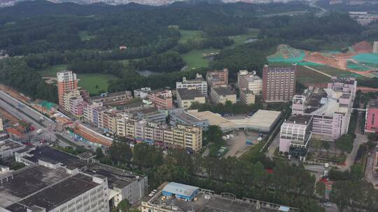 航拍深圳龙华区观澜现代化城市建设