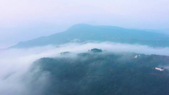 4k航拍山间云雾飘动