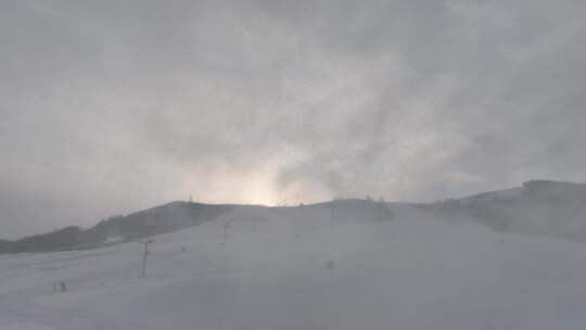 牙克石滑雪场人工造雪场景