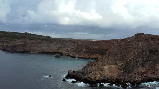 沿海山区的无人机镜头