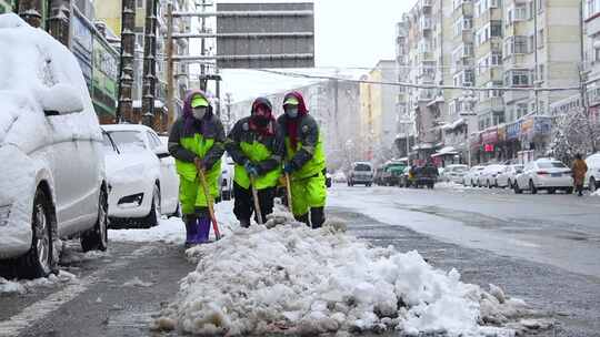 清雪的环卫工视频素材模板下载