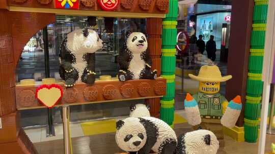 乐高LEGO积木大熊猫视频素材模板下载