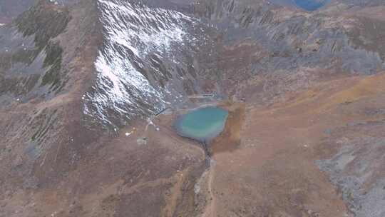 四川甘孜冷嘎措附近与贡嘎雪山