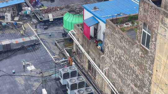 下雨天楼顶换气系统