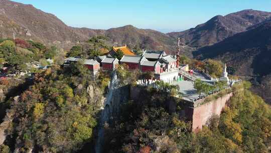 航拍秋天北京的妙峰山