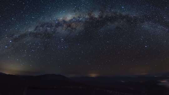 银河系在山景上的时移