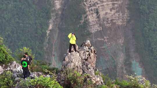 贵州龙里河山顶石头打卡航拍