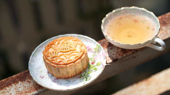 月饼中秋团圆美食吃月饼