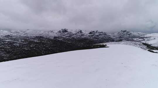 壮丽的雪山风光