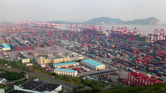 洋山港与中国上海龙门起重机延时