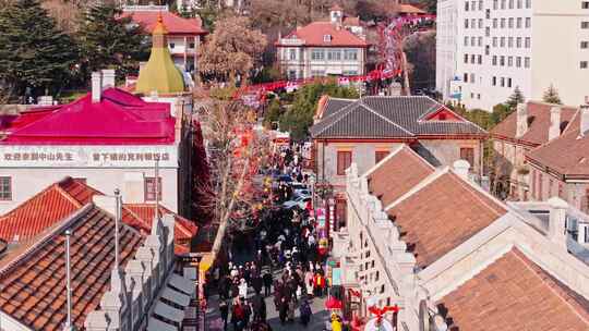 冬季新年烟台朝阳街人流