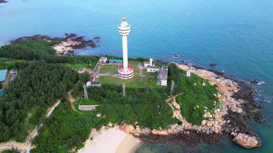 航拍海南省文昌市木兰湾航海灯塔海岸线风景